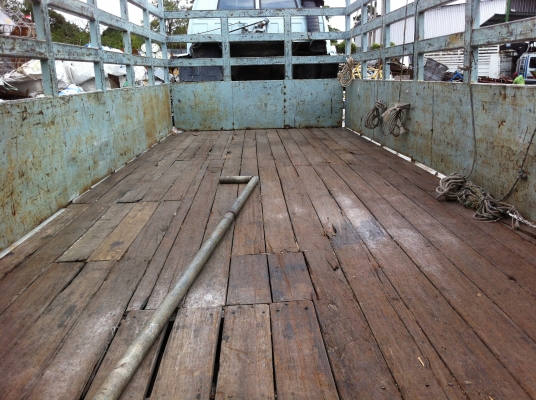 ขายรถ 6 ล้อ กระบะคอกรั้วสูง ISUZU 175 ทิปฟี้ เพาเวอร์ พร้อมใช้ ราคา 480000 สนใจจองเลย