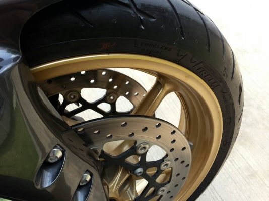 @@@@@หลุดมัดจำ จัดไฟแนนท์ไม่ผ่านครับ@@@@@  ขออนุญาติขายYAMAHA FZ1 FAZER 2008(ตุลาคม) สเป็คแคนนาดา รถออกศูนย์YAMAHAรัชดา(เช็คประวัติได้)     สภาพใหม่โชว์รูม ไล้ริ้วรอย ใช้งานน้อย5,1xxกม.(แท้)  ตัดใจขายถูกเลย 339,000บ.ครับ รถปกติทุกอย่างเพื่อความสะบายใจของผ