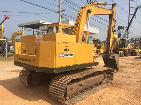 ขายรถแบคโฮ KOMATSU 12HT รถนอกนำเข้าสภาพสวย มีVDOการทำงานครับ ขายรถแบคโฮ KOMATSU 12HT รถนอกนำเข้าสภาพสวย มีVDOการทำงานครับ