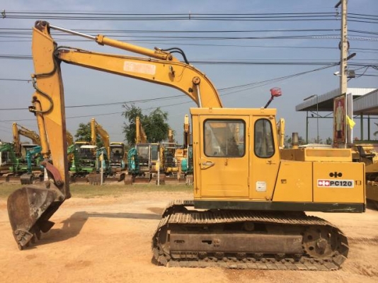 ขายรถแบคโฮ KOMATSU 12HT  รถนอกนำเข้าสภาพสวย มีVDOการทำงานครับ