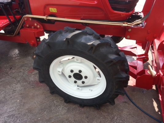 ยันร์ม่า EF453 T 4 WD 2 เพลา ใบมีดดันหน้า พร้อมใช้ทำงาน