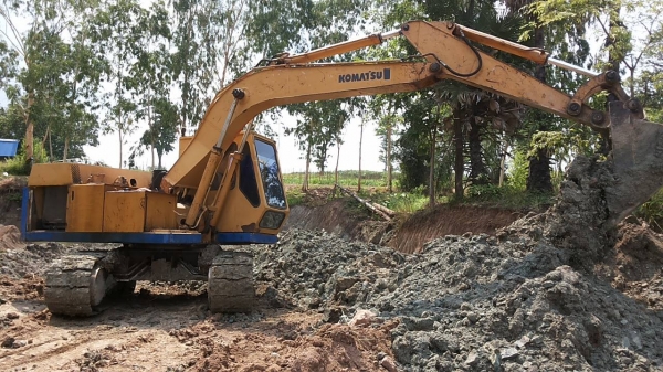 ***ขายแล้วครับขอบคุณ Truck2hand (มีคลิป)ขายแพ็คคู่ แบคโฮ KOMATSU PC120-2 ปั้มเดิม เครื่องISUZU 165 เครื่องแน่นแห้งดีแรง ไม่เยิ้ม ปั้มดีแน่น บูมอาร์มรุ่น3สวยไม่ปะไม่ดาม ช่วงล่างใหญ่ดี เอวใหญ่แน่นดีไม่แตก บูท โรลเลอร์ ใบแทรก สภาพดี โซ่หนาดี ระบบไฟทำใหม่ บอด