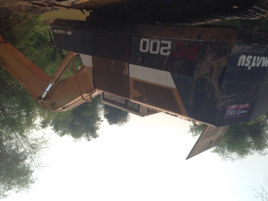 ขายด่วน Komatsu pc200-5 คอนโทรลสั้น สภาพเก่านอก ทำสีใหม่