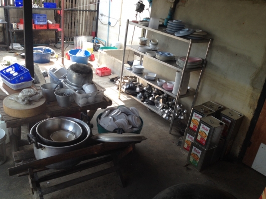 ขายเหมาชุดครัวเตาสแตนเลสตู้แช่ของและอุปกรณ์ถ้วยชามราคาลองเสนอมาครับ