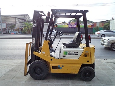 ขายรถยกTCM 1 ตัน รุ่น16  เครื่องเบนซิน  กระบอกคู่ เสาสูง 3 เมตร ยางตัน พวงมาลัยเพาเว่อร์  สีเดิมจากนอก นำเข้าจากญี่ปุ่น ใช้งานได้ทันที ราคา 130000