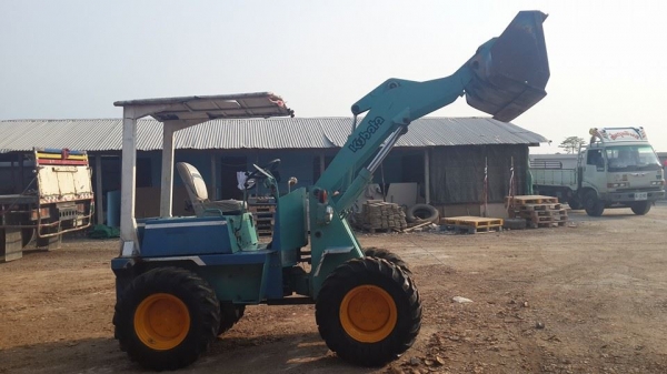 รถตักล้อยาง TCM/808 A รถตักล้อยาง TCM/808 A