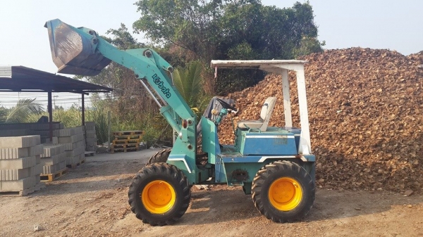 รถตักล้อยาง TCM/808 A รถตักล้อยาง TCM/808 A