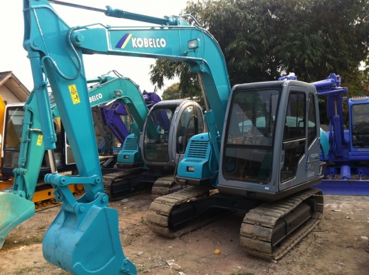 ขายรถขุด  KOBELCO sk60-3 ราคาถูก 089-8531812 เจ้ศรี