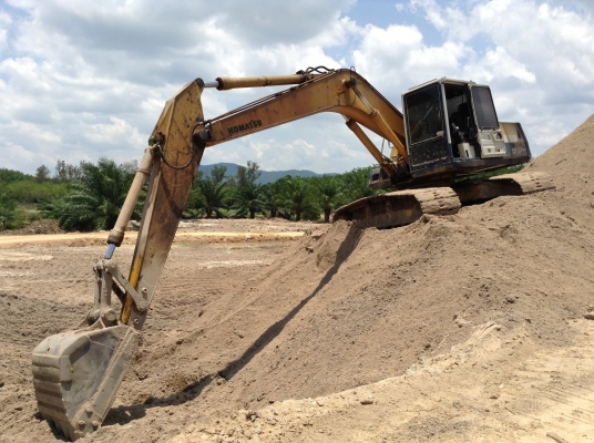 Komatsu pc200 รุ่น5 คอนโทรลสั้น พร้อมใช้เอวดีบูมดี ซื้อไปใช้งานได้เลย