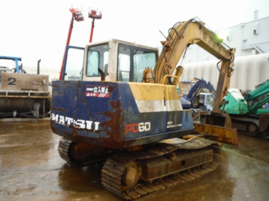 ขายรถขุด  ราคาถูก 089-8531812 เจ้ศรี