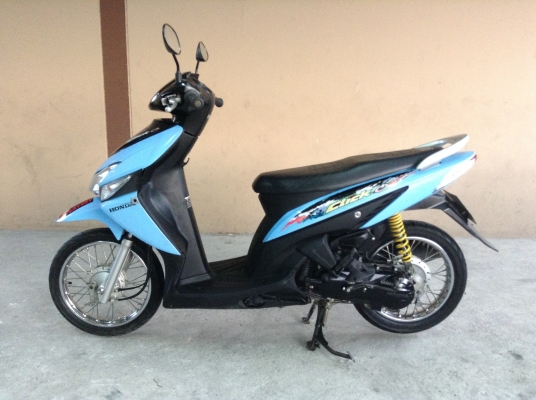 ขาย!!! ฮอนด้าคลิ๊ก ปี49 รถเครื่องดีคับ ทะเบียนครบ ภาษีไม่หมด