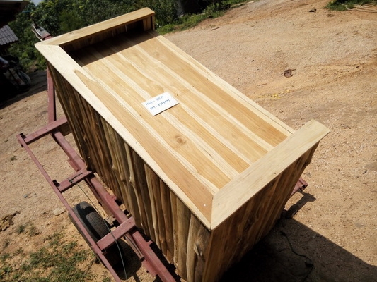 เค้าเตอร์สำหรับขายของทำจากไม้สักทอง