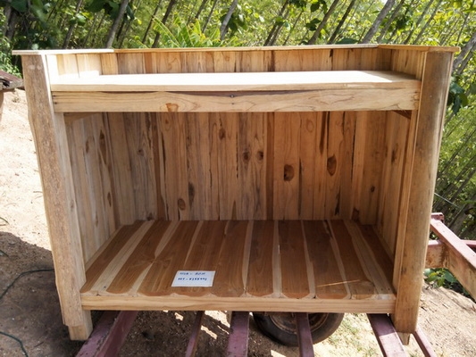 เค้าเตอร์สำหรับขายของทำจากไม้สักทอง