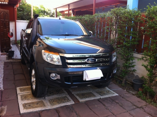 ขาย  ฟอร์ด  เรนเจอร์ XLT  4 ประตู  ปี 2012 ปลายปี มือแรกป้ายแดง คู่มือครบ