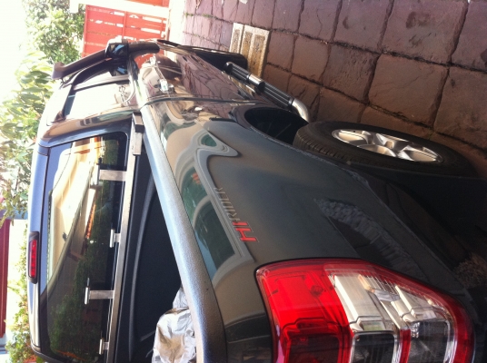 ขาย  ฟอร์ด  เรนเจอร์ XLT  4 ประตู  ปี 2012 ปลายปี มือแรกป้ายแดง คู่มือครบ