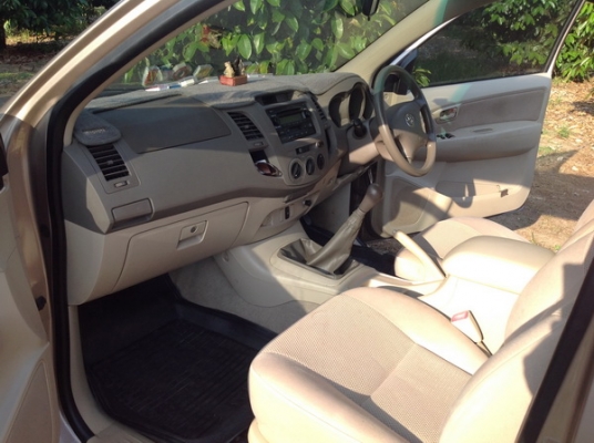 ขายครับ TOYOTA Vigo ตัวท๊อป(รุ่นG) ปี 2005