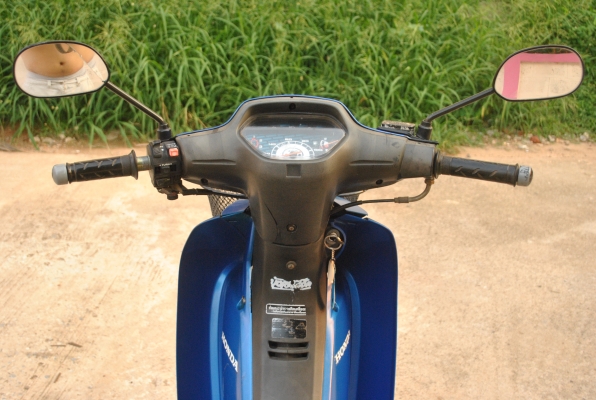 ขาย honda wave100s ดีสเบรค ทะเบียนโอน สีน้ำเงินดำ รถเดิม สภาพพร้อมใช้งาน เครื่องแห้งๆ ไม่มีซึม ไฟออกทุกดวง ราคา 12,500 บาท ดูรถได้ที่หลังมอขอนแก่น สนใจสอบถามรายละเอียดเพิ่มเติม 086-63853898 ขาย honda wave100s ดีสเบรค ทะเบียนโอน สีน้ำเงินดำ รถเดิม สภาพพร้อมใช้งาน เครื่องแห้งๆ ไม่มีซึม ไฟออกทุกดวง ราคา 12,500 บาท ดูรถได้ที่หลังมอขอนแก่น สนใจสอบถามรายละเอียดเพิ่มเติม 086-63853898