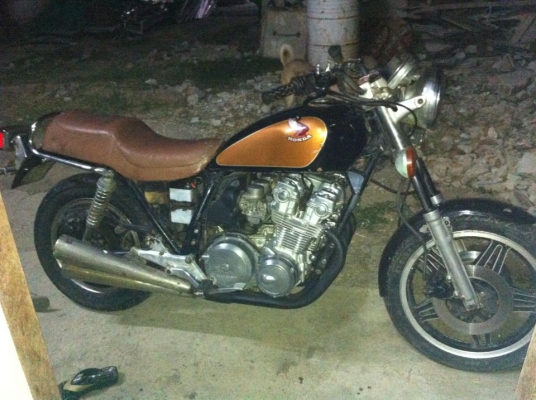 ขายคับ ไม่แยกแล้ว  53000  cb  750 custom   เอกสาร สำเนา ทะเบียนแท้คับ