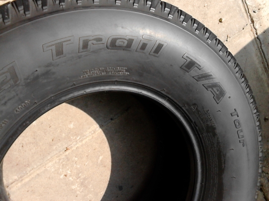 ขอบ 15  BF Goodrich long trail T/A  tour มี 2 เส้น T.081-427-3941