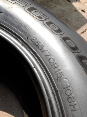 ขอบ 15  BF Goodrich long trail T/A  tour มี 2 เส้น T.081-427-3941