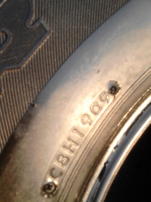 ขอบ 15     255/70R15 BRIDGE STONE DUELER H/T 840   มี  1 คู่  TEL.081-427-3941