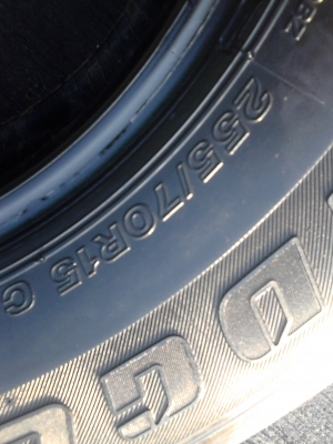 ขอบ 15     255/70R15 BRIDGE STONE DUELER H/T 840   มี  1 คู่  TEL.081-427-3941