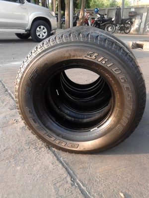 ขอบ 15     255/70R15 BRIDGE STONE DUELER H/T 840   มี  1 คู่  TEL.081-427-3941
