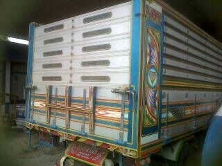 รถฮีโน่ 6 ล้อ รั้ว  175 แรงม้า. ปี 52  ( รถวิ่ง 2x,xxx กม. )  สนใจติดต่อ  081 - 6079515