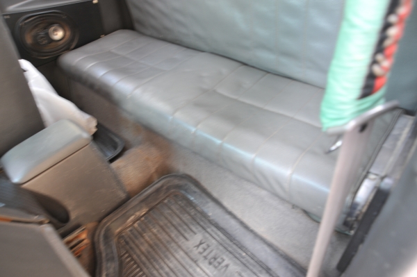 รถกระบะ มีเคป จดทะเบียนปี 2543 เเอร์วิทยุ เเอร์เย็น มี เเม็ก เครื่อง 2800 กันชนอลูมิเนียม เเถมกันชนพลาสติก