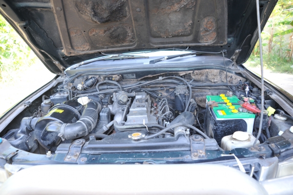 รถกระบะ มีเคป จดทะเบียนปี 2543 เเอร์วิทยุ เเอร์เย็น มี เเม็ก เครื่อง 2800 กันชนอลูมิเนียม เเถมกันชนพลาสติก