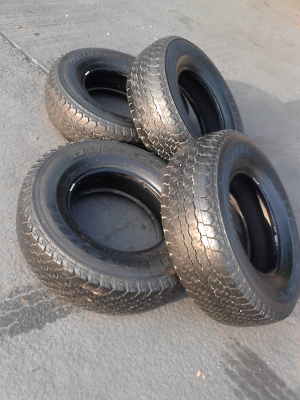 ขอบ 15     255/70R15 BRIDGE STONE DUELER H/T 840   มีชุด 4 เส้น  TEL.081-427-3941