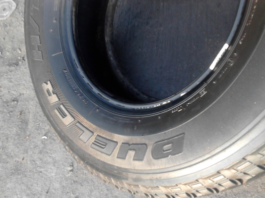 ขอบ 15     255/70R15 BRIDGE STONE DUELER H/T 840   มีชุด 4 เส้น  TEL.081-427-3941