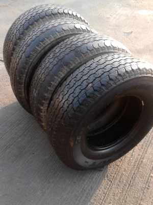 ขอบ 15     255/70R15 BRIDGE STONE DUELER H/T 840   มีชุด 4 เส้น  TEL.081-427-3941