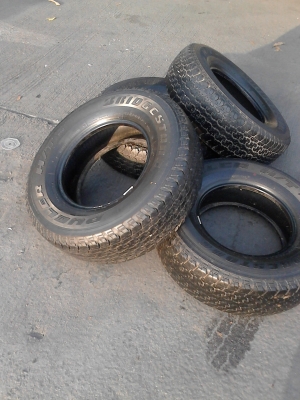 ขอบ 15     255/70R15 BRIDGE STONE DUELER H/T 840   มีชุด 4 เส้น  TEL.081-427-3941