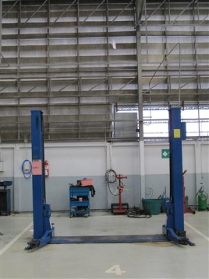 ขายลิฟท์ขึ้นรถสองเสาราคาถูก