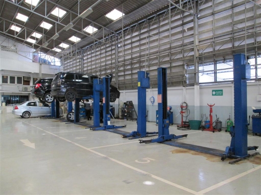 ขายลิฟท์ขึ้นรถสองเสาราคาถูก