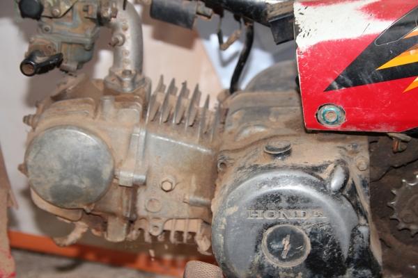 ขายฮเครื่อฮอนด้าเวฟ ตามสภาพมีเล่มทะเบียนพร้อมโอนภาษ๊ขาดปี 53