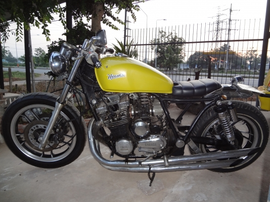 ขาย  Yamaha XJ-750  Cafe' Racer