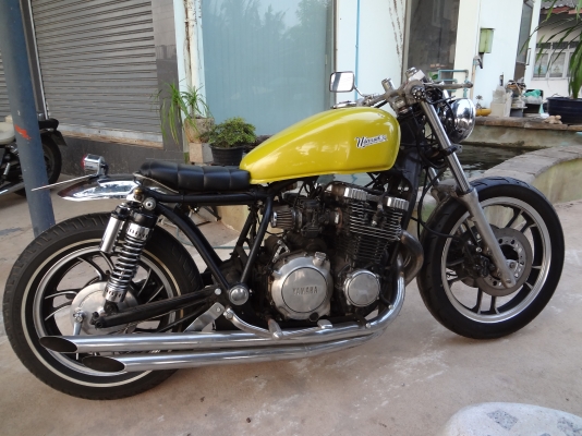 ขาย  Yamaha XJ-750  Cafe' Racer