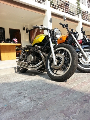 ขาย  Yamaha XJ-750  Cafe' Racer