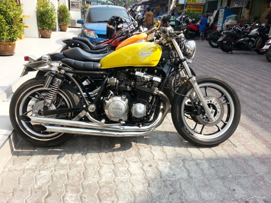 ขาย  Yamaha XJ-750  Cafe' Racer