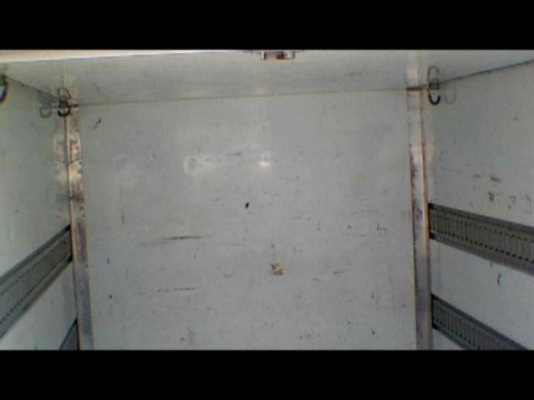 รถเทเลอร์พ่วงลากตู้แห้งขนของขนสัมภาระ