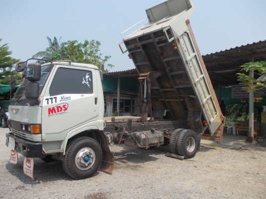 รถ 6 ล้อ ดั้มพ์ HINO KM777