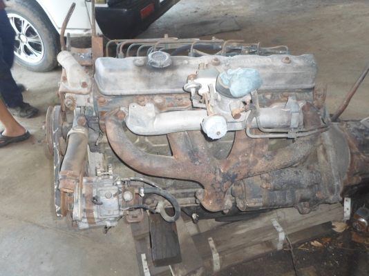 ขายเอาใว้ต่ออีแต๋นช่วงล่างคานแขง4X4 มีเครื่่องหกสูบนิสันพร้อมเกืยร์และแหนบให้อีก4ตับ