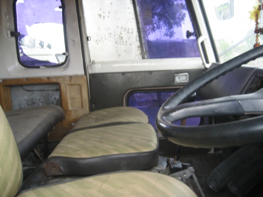 หัวแชสชี  พื้นเรียบ เครื่อง  185 แรง  HO  650000  บาท