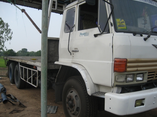 หัวแชสชี  พื้นเรียบ เครื่อง  185 แรง  HO  650000  บาท