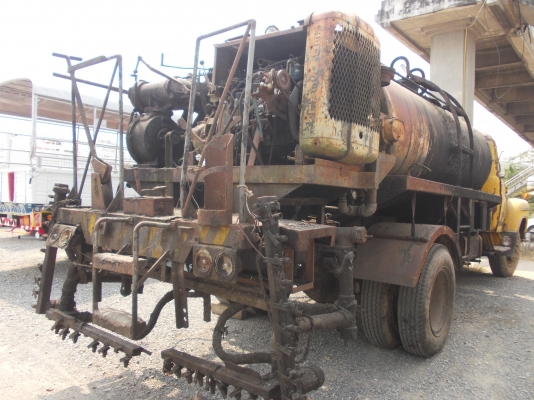 รถ 6 ล้อ หน้ายาว สเปรย์ยาง