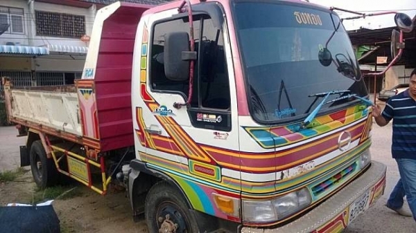 ขายครับFC4J ห้างแท้ปี43วางเครื่องHO7D. 195hp ตั้ม3.60เมตรแคชชีงามๆทะเบียนเต็มพร้มโอนจร้า