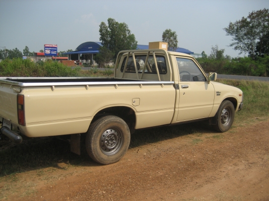 โตโยต้า   2L  คลาสสิค    สะสม 75,000  บาท