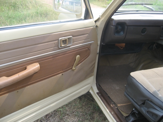 โตโยต้า   2L  คลาสสิค    สะสม 75,000  บาท